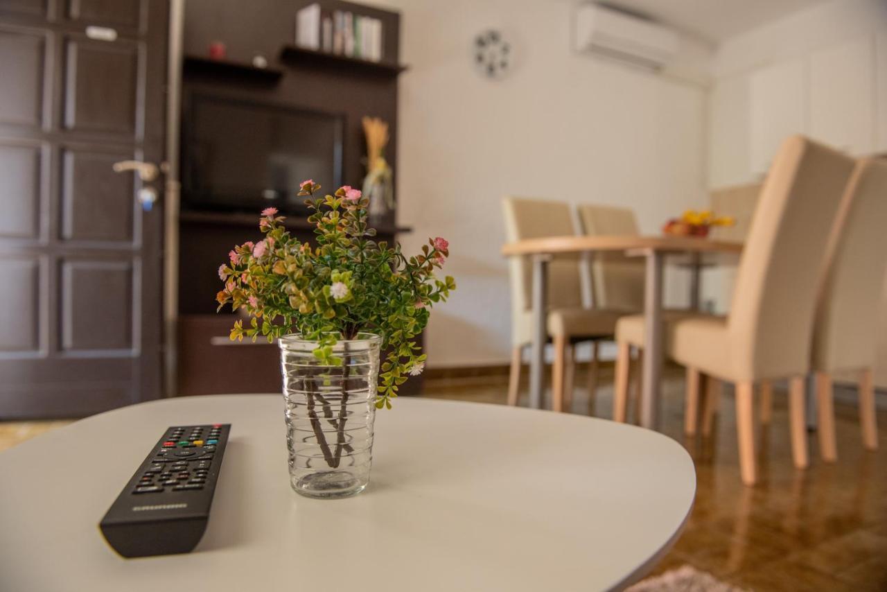Apartman Bozica Vir Eksteriør bilde
