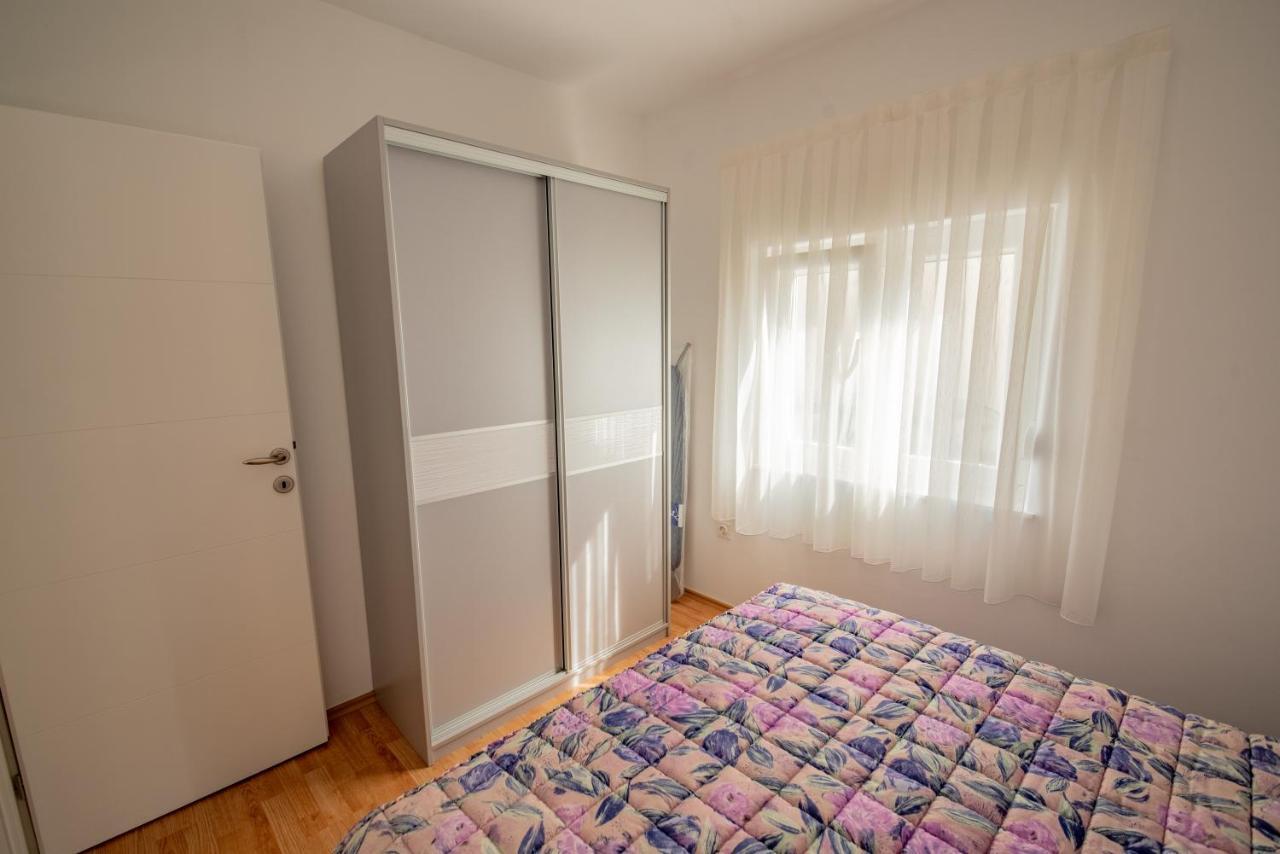 Apartman Bozica Vir Eksteriør bilde