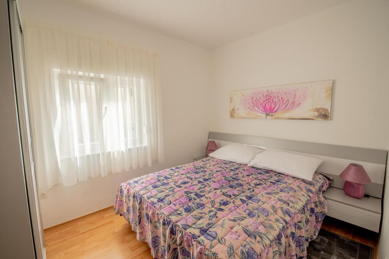 Apartman Bozica Vir Eksteriør bilde