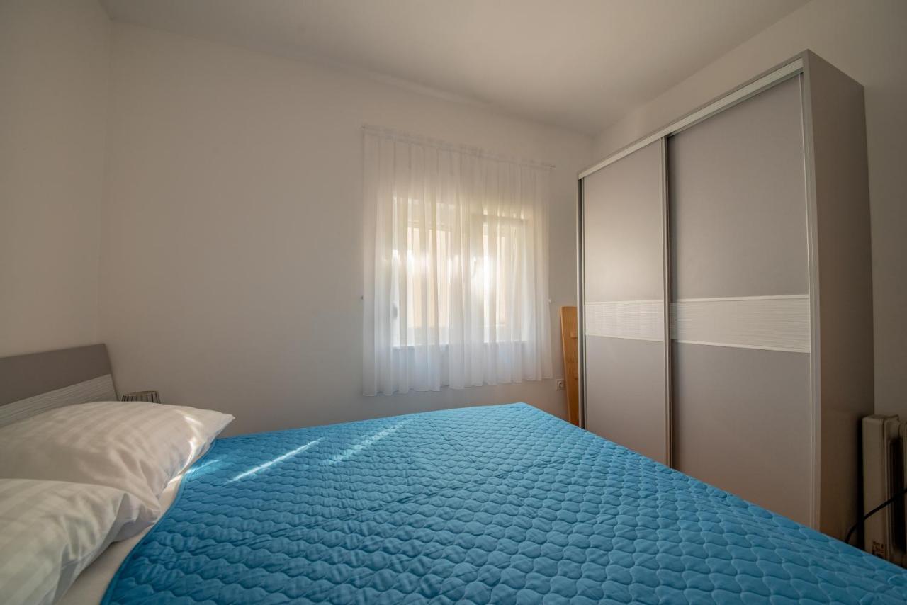Apartman Bozica Vir Eksteriør bilde